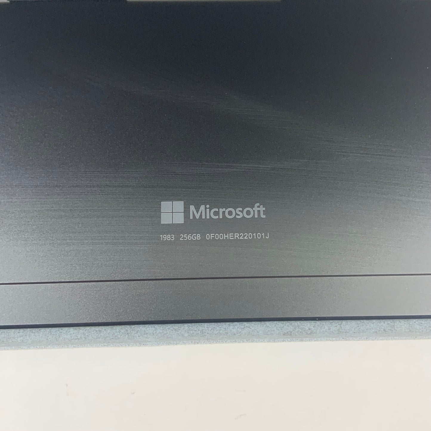 Microsoft Surface Pro 8 1983 13" i5-1135G7 2.4GHz 8GB RAM 256GB SSD BUNDLE