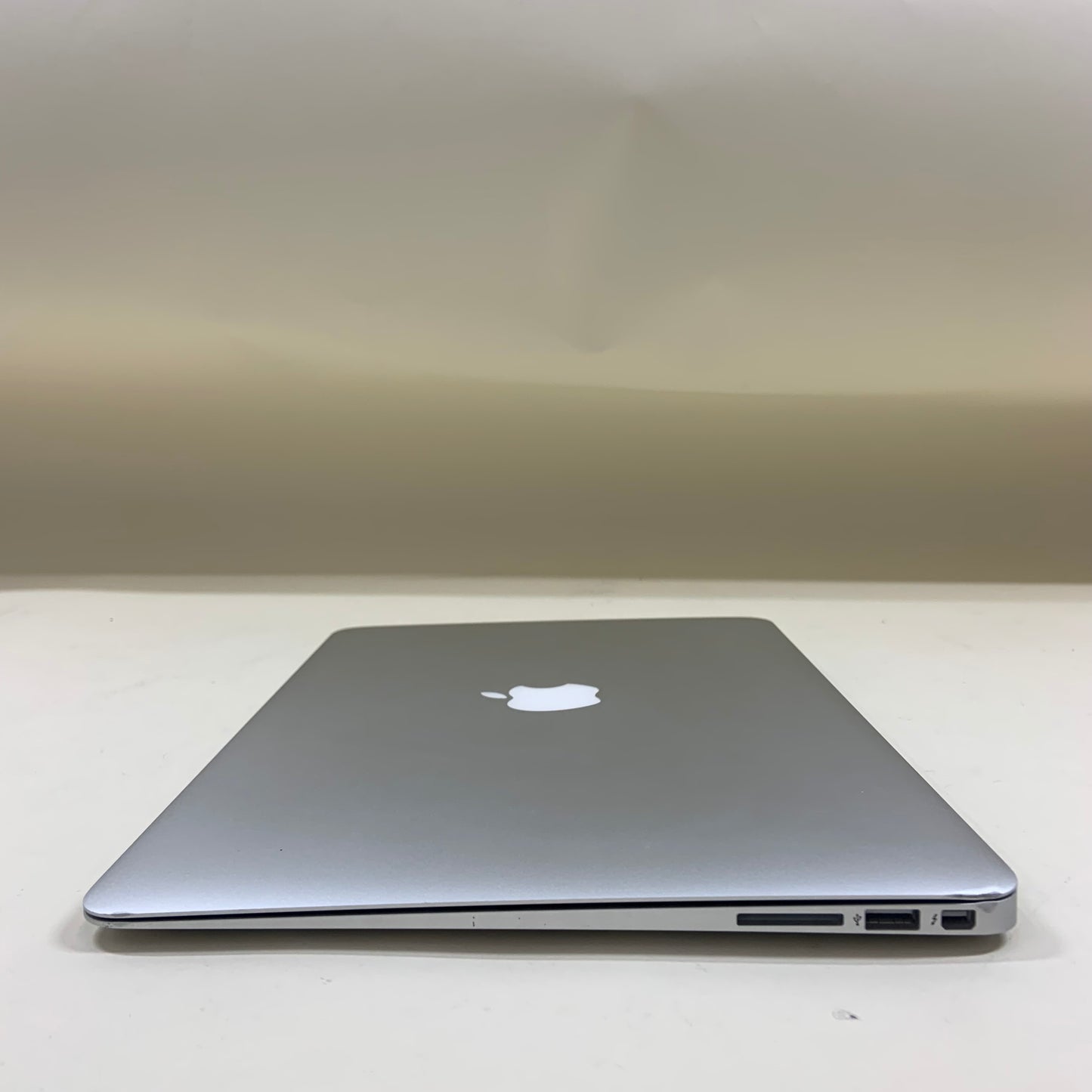 2015 Apple MacBook Air 13.3" i5 1.6GHz 8GB RAM 128GB SSD Silver A1466