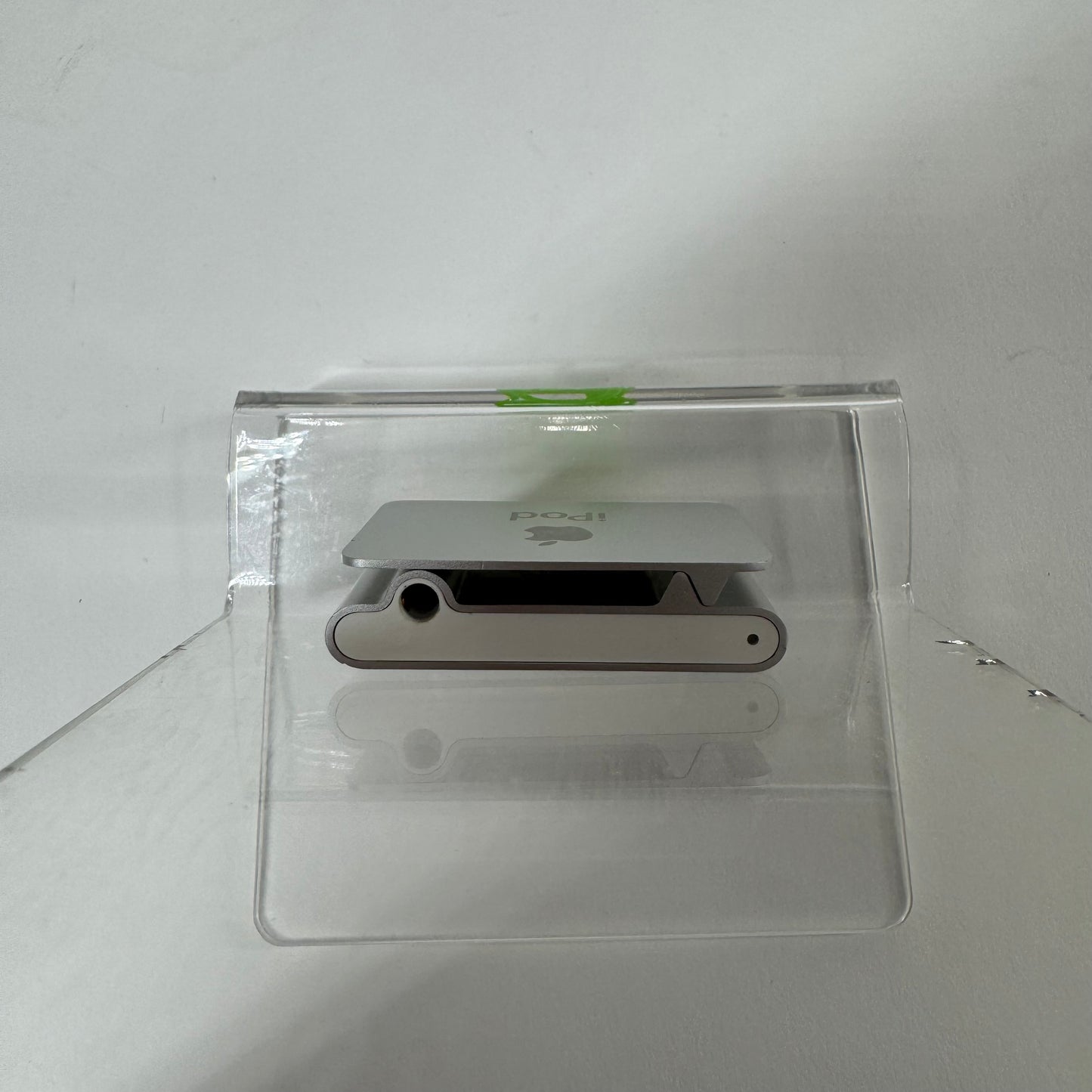 Apple iPod Shuffle 2nd Gen 1GB Silver A1204