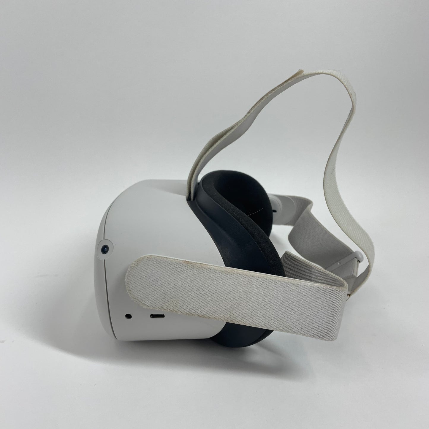 Meta Quest 2 64GB Standalone All-in-One VR Headset KW49CM