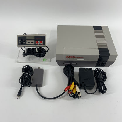 Nintendo Entertainment System NES Video Game Console NES-001 Gray