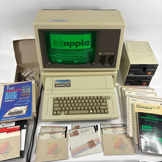 Vintage Apple IIe (2e) Full System Monitor III Discs Manuals Cards Fully Tested