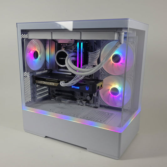 LIAN LI White PC Ryzen 7 9700X 32GB DDR5 3TB SSD Zotac GeForce RTX 5070