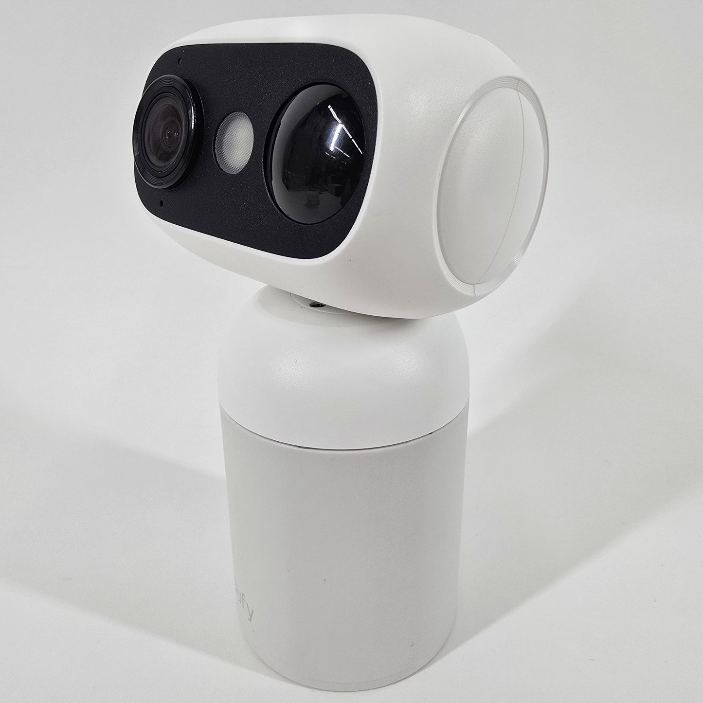 Eufy eufyCam c38 Turret Security Camera T8115 Night Vision Bundle